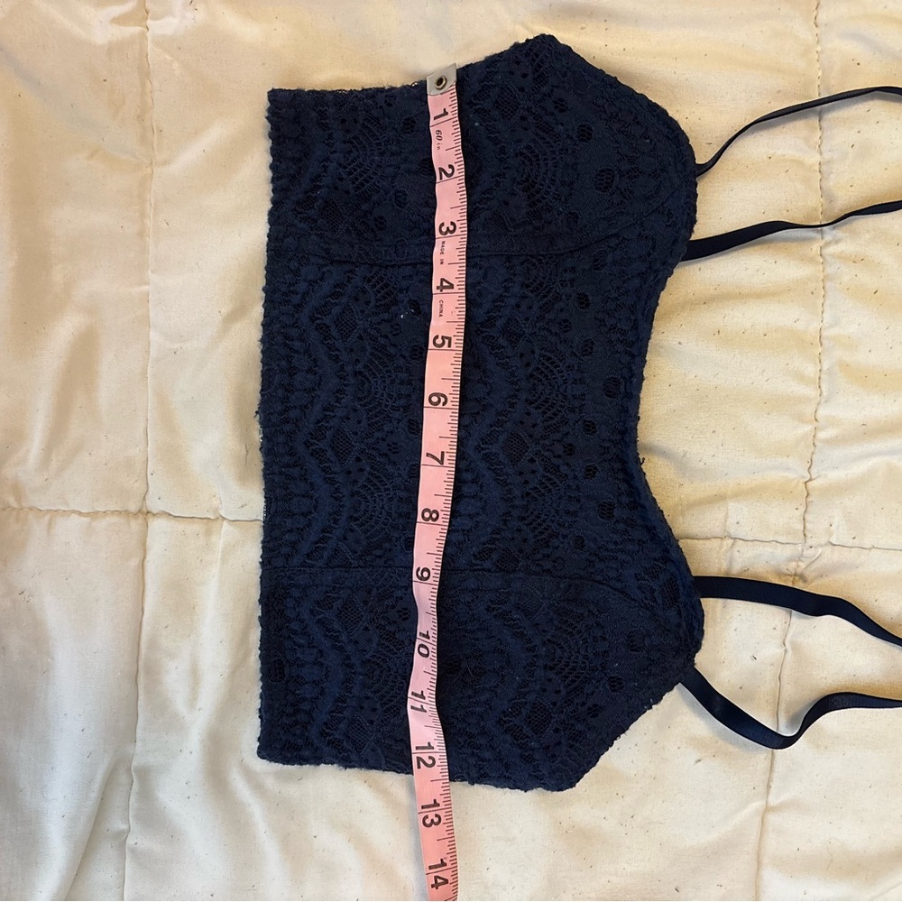 Navy Blue Lace Crop Top with Scalloped Design - Picture 6 of 8